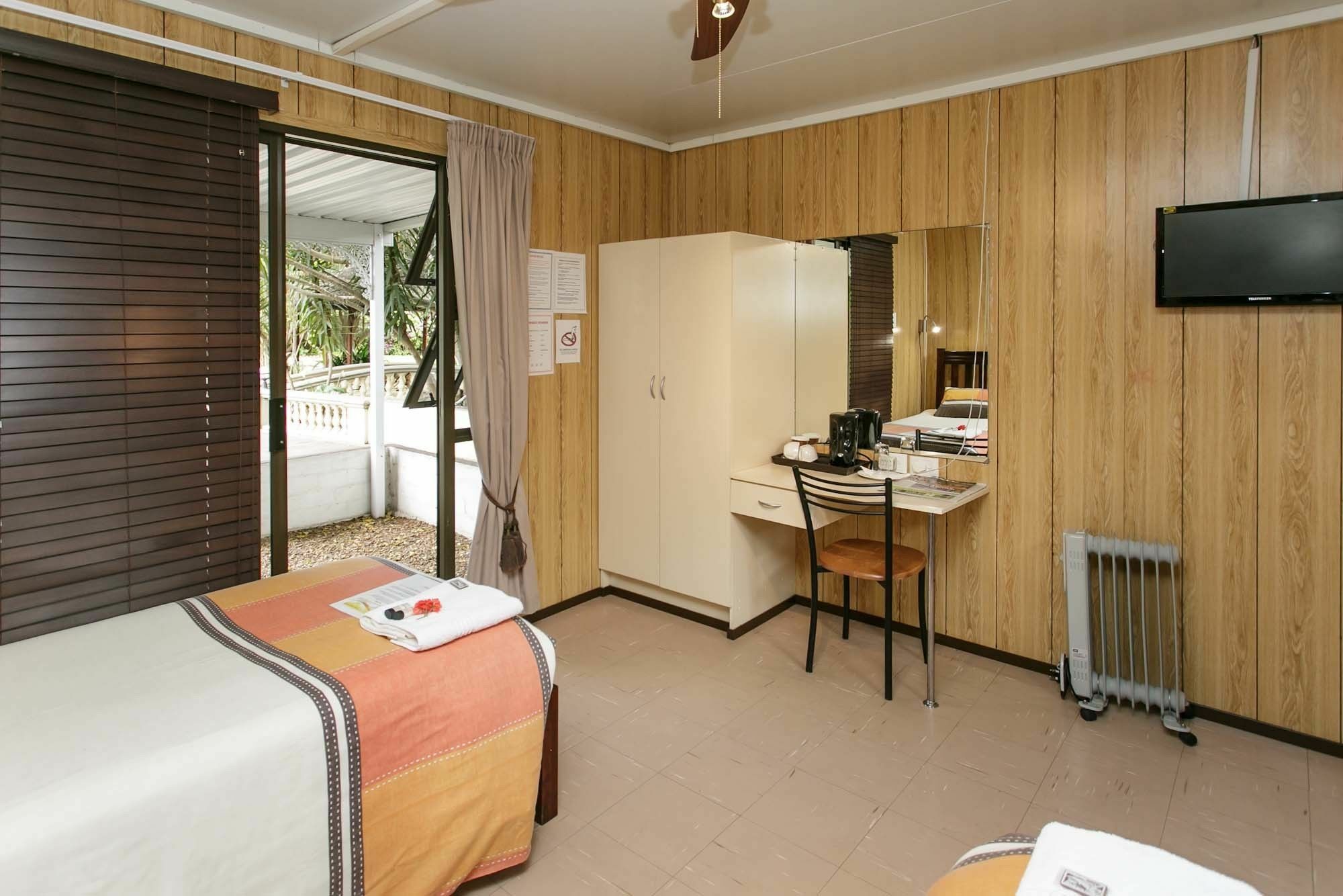 Sun Bell Lodge Белвил Екстериор снимка